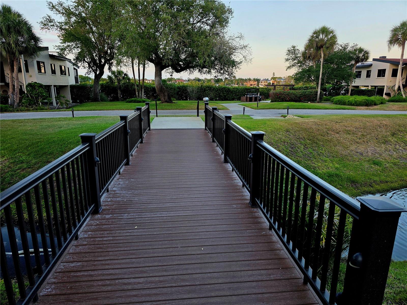 Image 58 of 69 For 6266 Midnight Pass Road 404