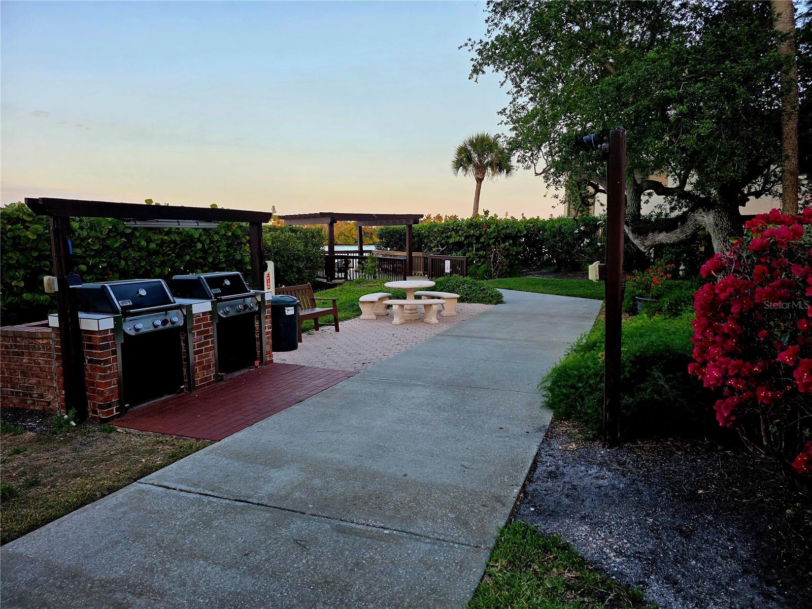 Image 59 of 69 For 6266 Midnight Pass Road 404