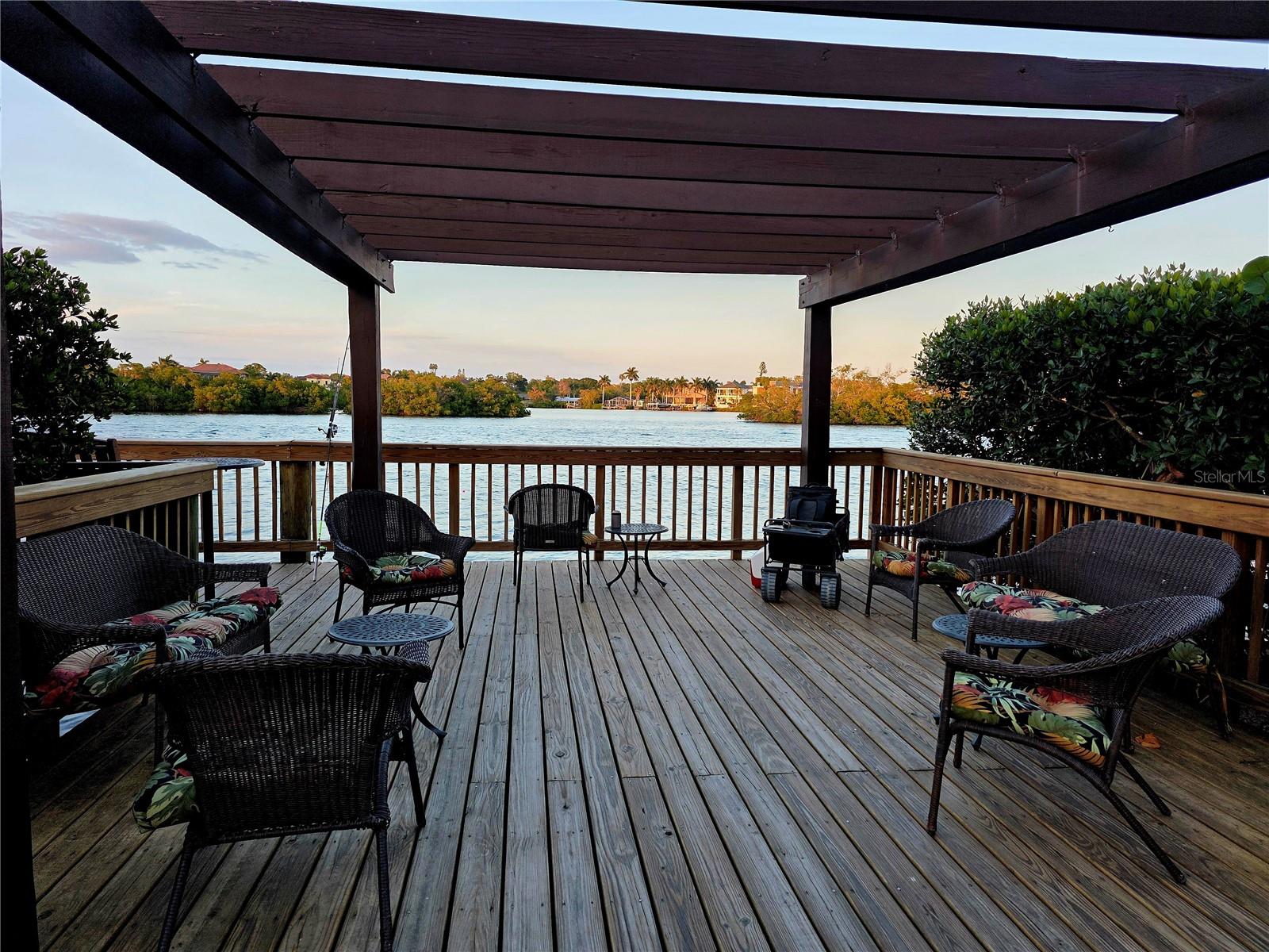 Image 62 of 69 For 6266 Midnight Pass Road 404