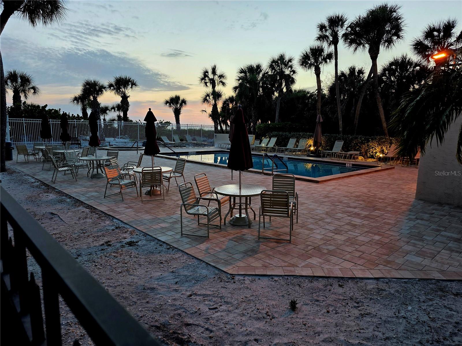 Image 66 of 69 For 6266 Midnight Pass Road 404