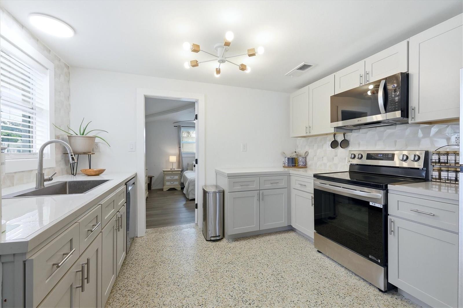Image 23 of 68 For 301 28th Street W
