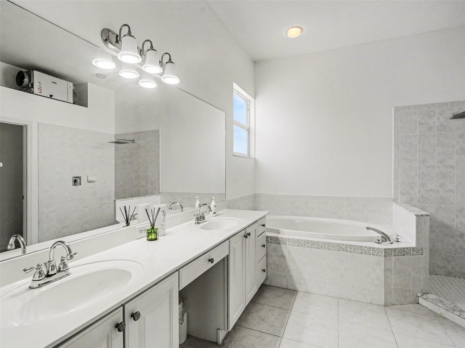 Image 18 of 39 For 1361 New Forest Lane