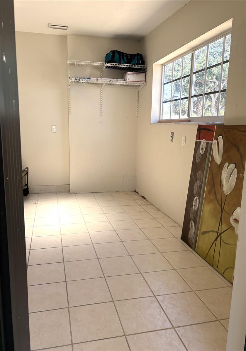 Image 11 of 30 For 495 Burke Road