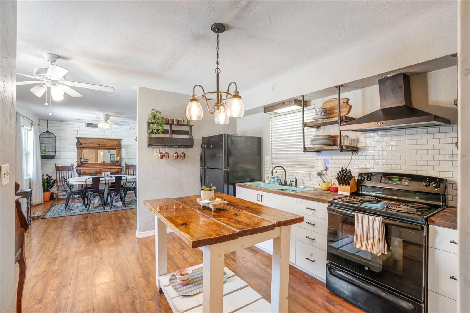 Image 12 of 41 For 4060 Webber Street