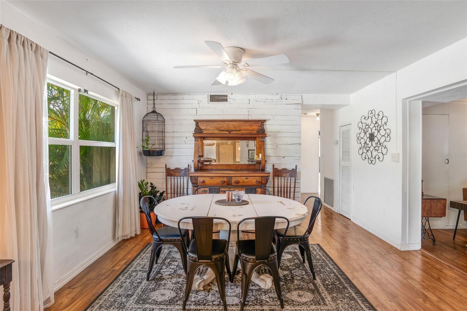 Image 15 of 41 For 4060 Webber Street