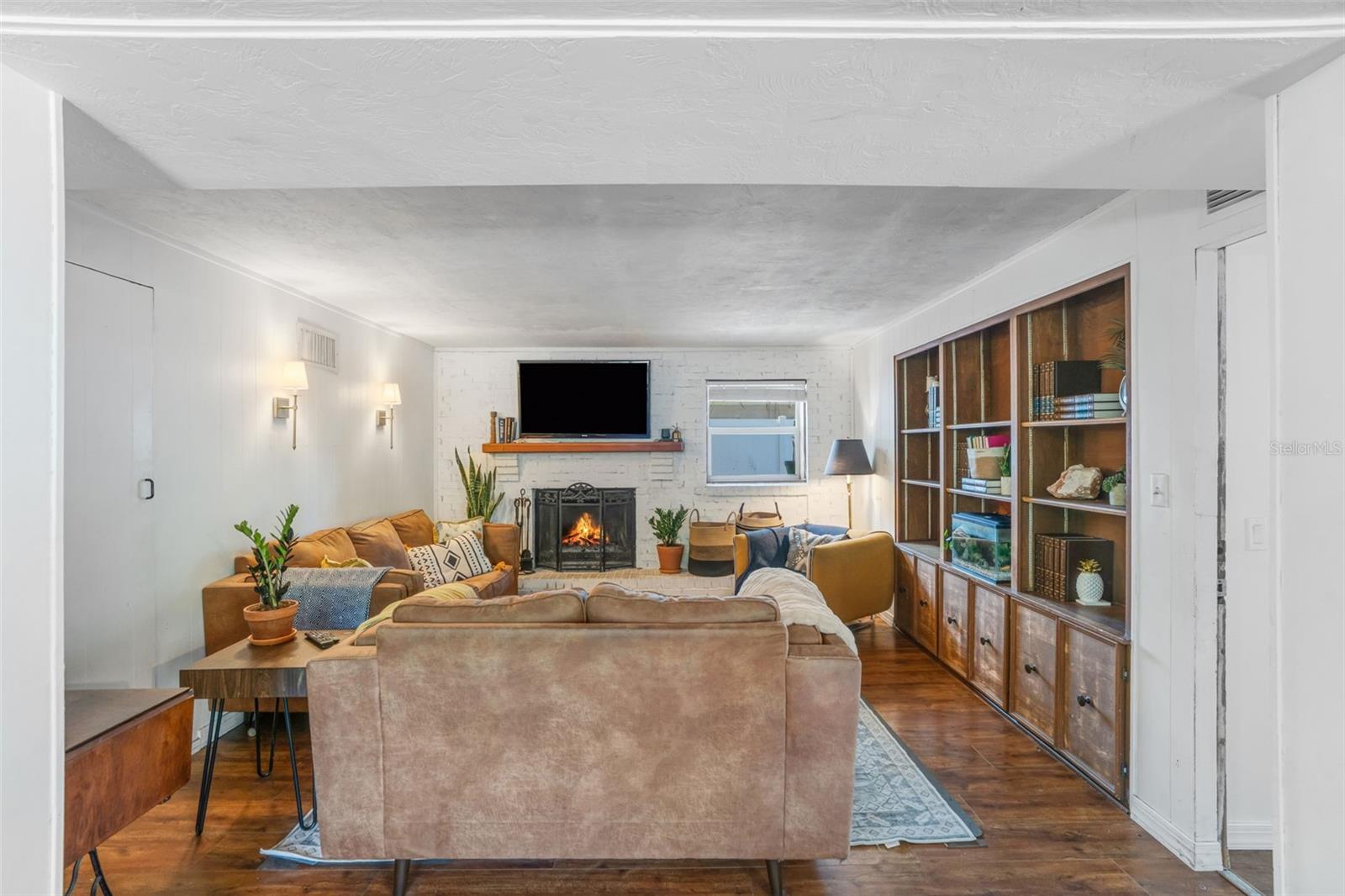 Image 18 of 41 For 4060 Webber Street