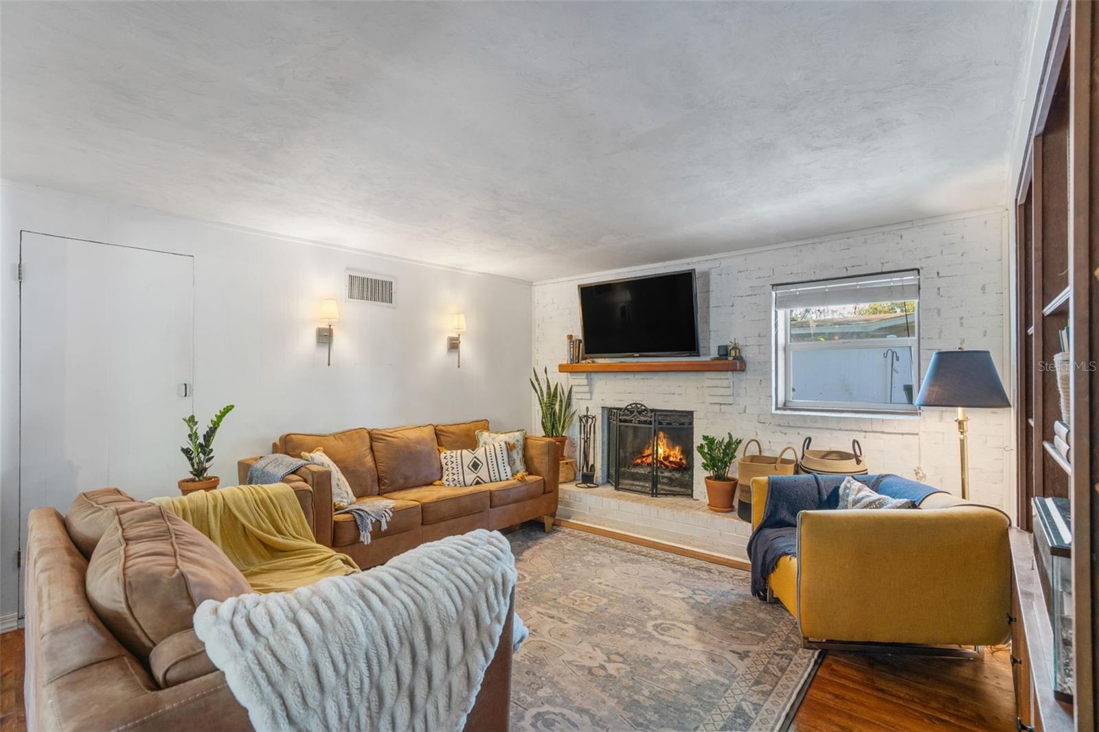 Image 19 of 41 For 4060 Webber Street