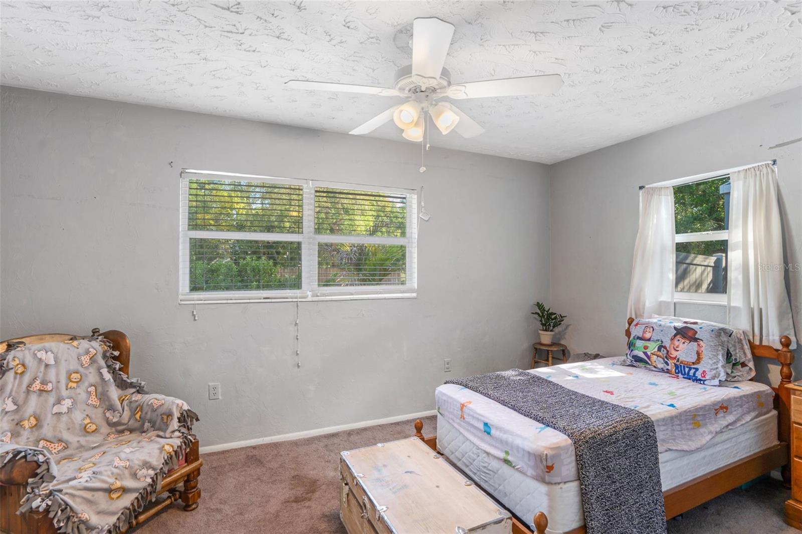 Image 22 of 41 For 4060 Webber Street