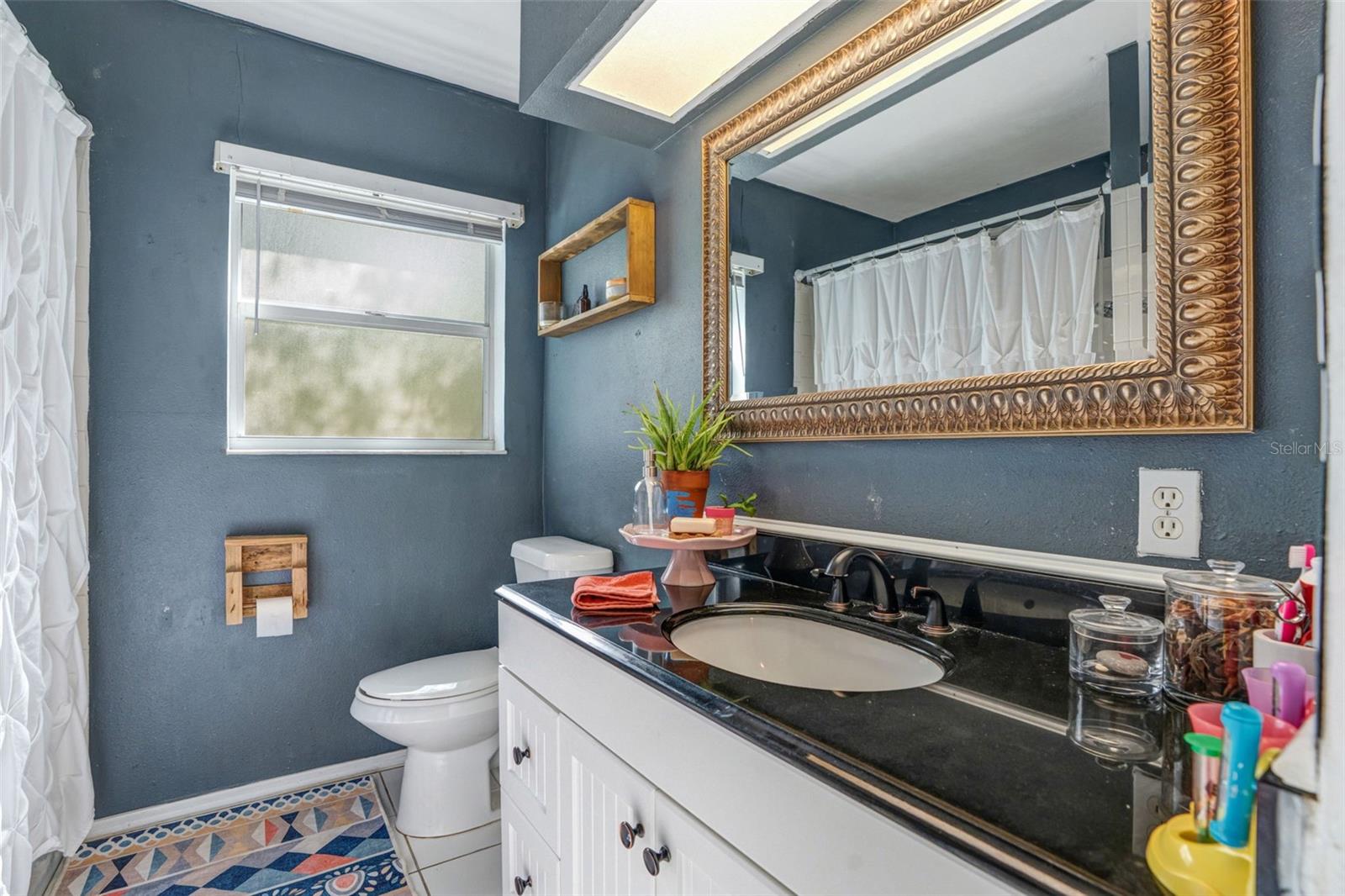 Image 24 of 41 For 4060 Webber Street