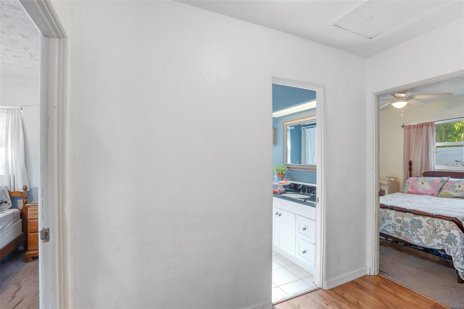 Image 25 of 41 For 4060 Webber Street