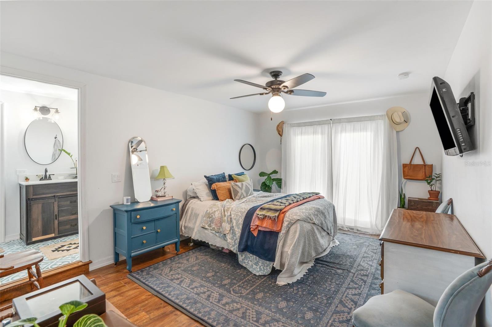 Image 27 of 41 For 4060 Webber Street