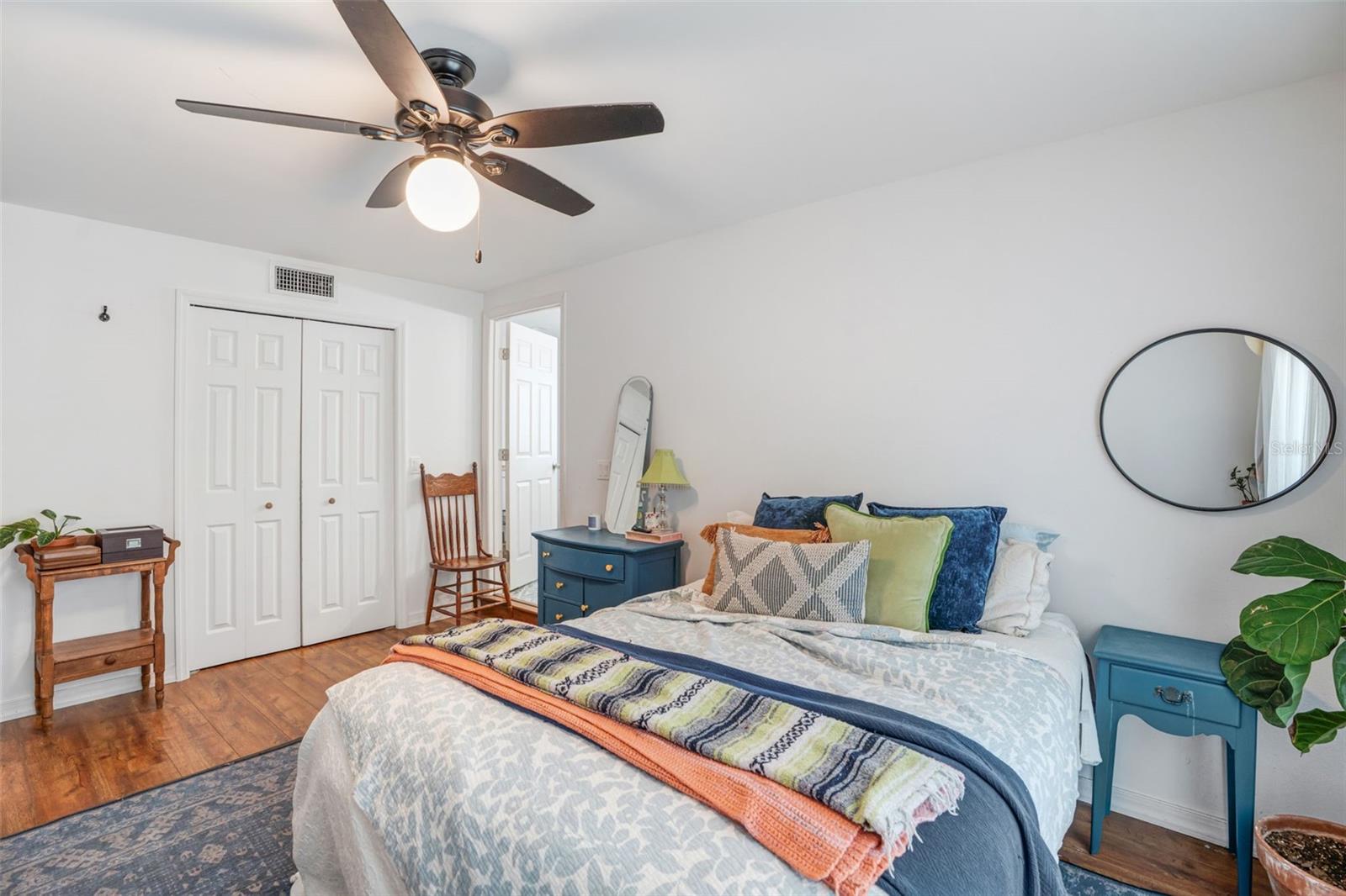 Image 28 of 41 For 4060 Webber Street