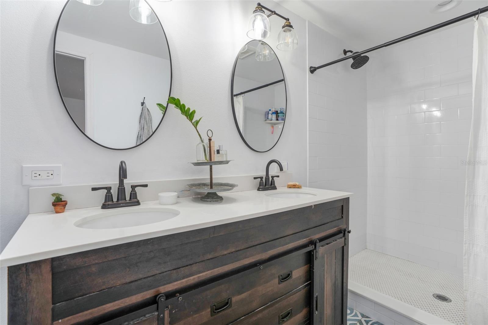 Image 32 of 41 For 4060 Webber Street