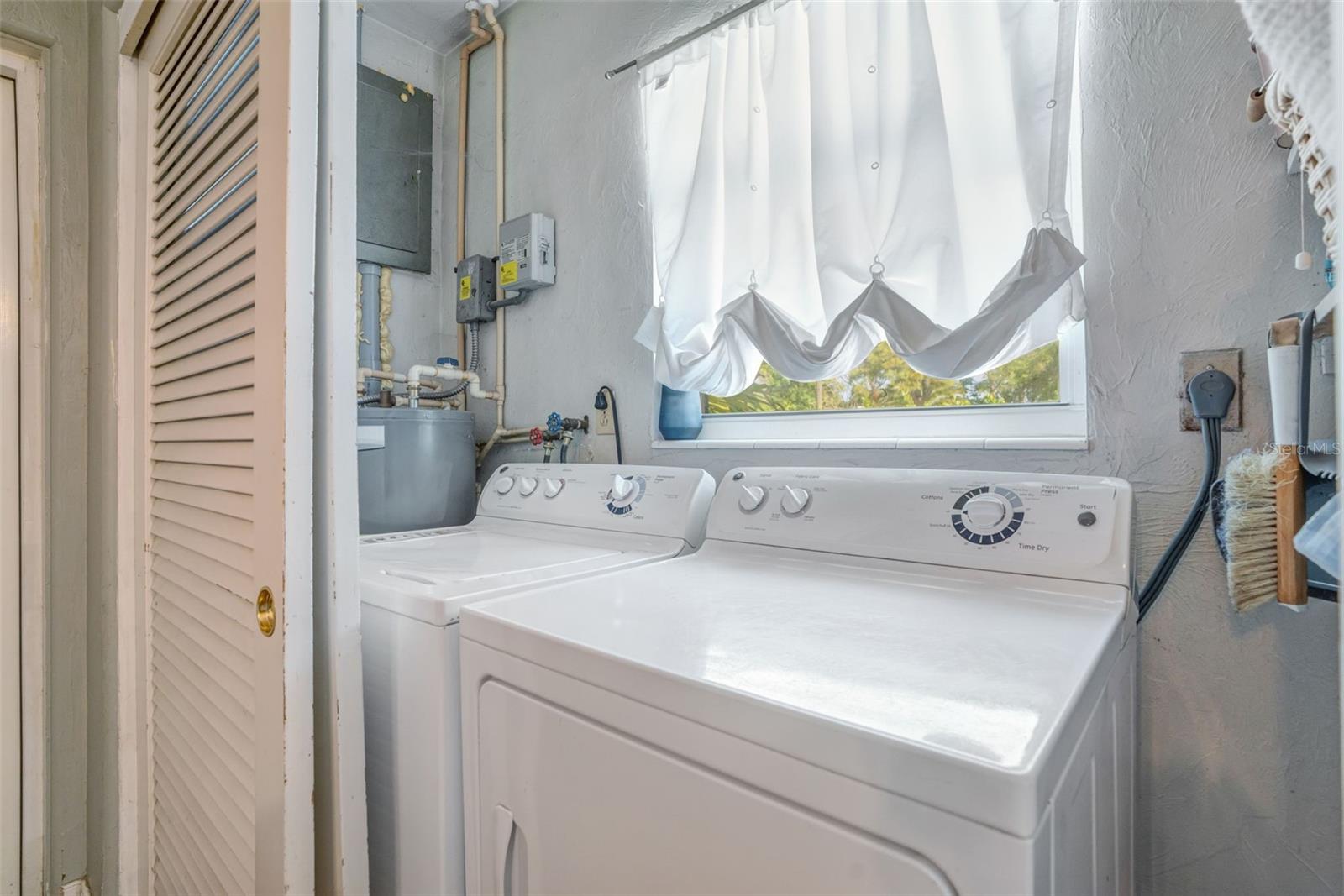 Image 34 of 41 For 4060 Webber Street