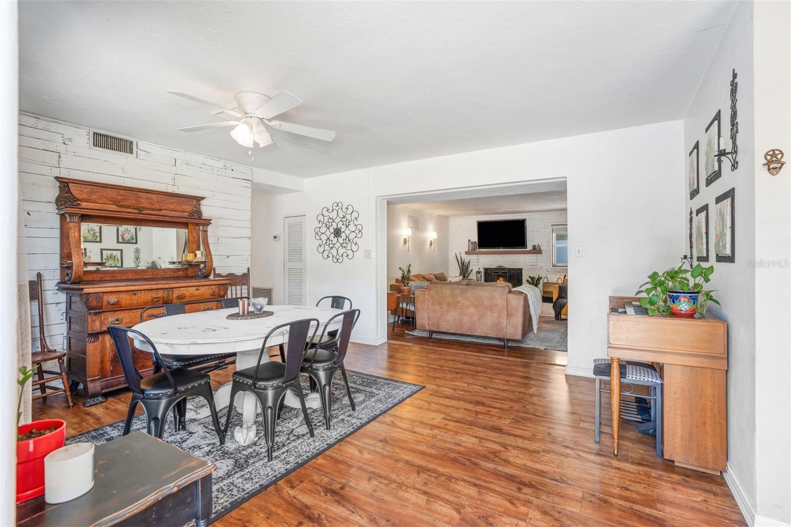 Image 8 of 41 For 4060 Webber Street