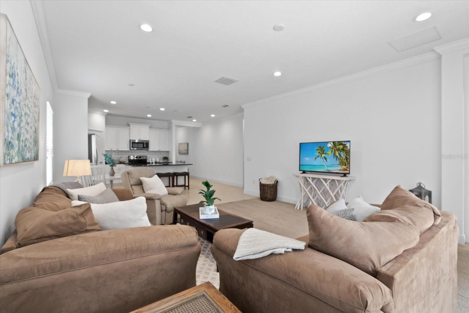 Image 16 of 52 For 7526 Ridgelake Circle