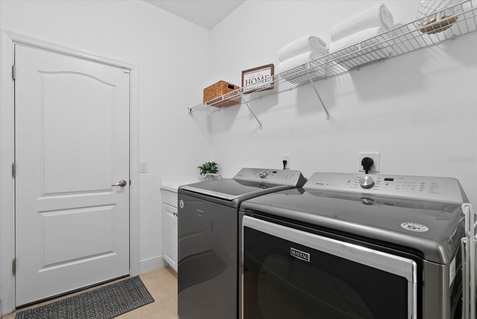 Image 25 of 52 For 7526 Ridgelake Circle