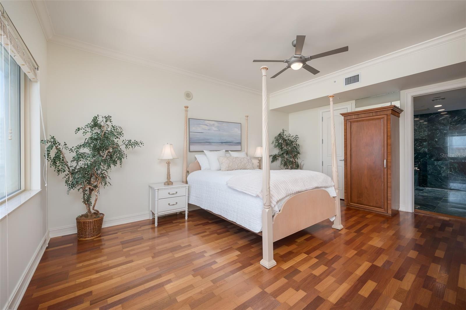 Image 14 of 77 For 1111 Ritz Carlton Drive 1205