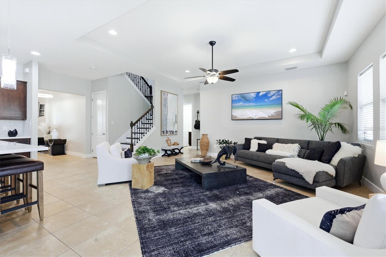 Image 10 of 60 For 5407 Title Row Drive