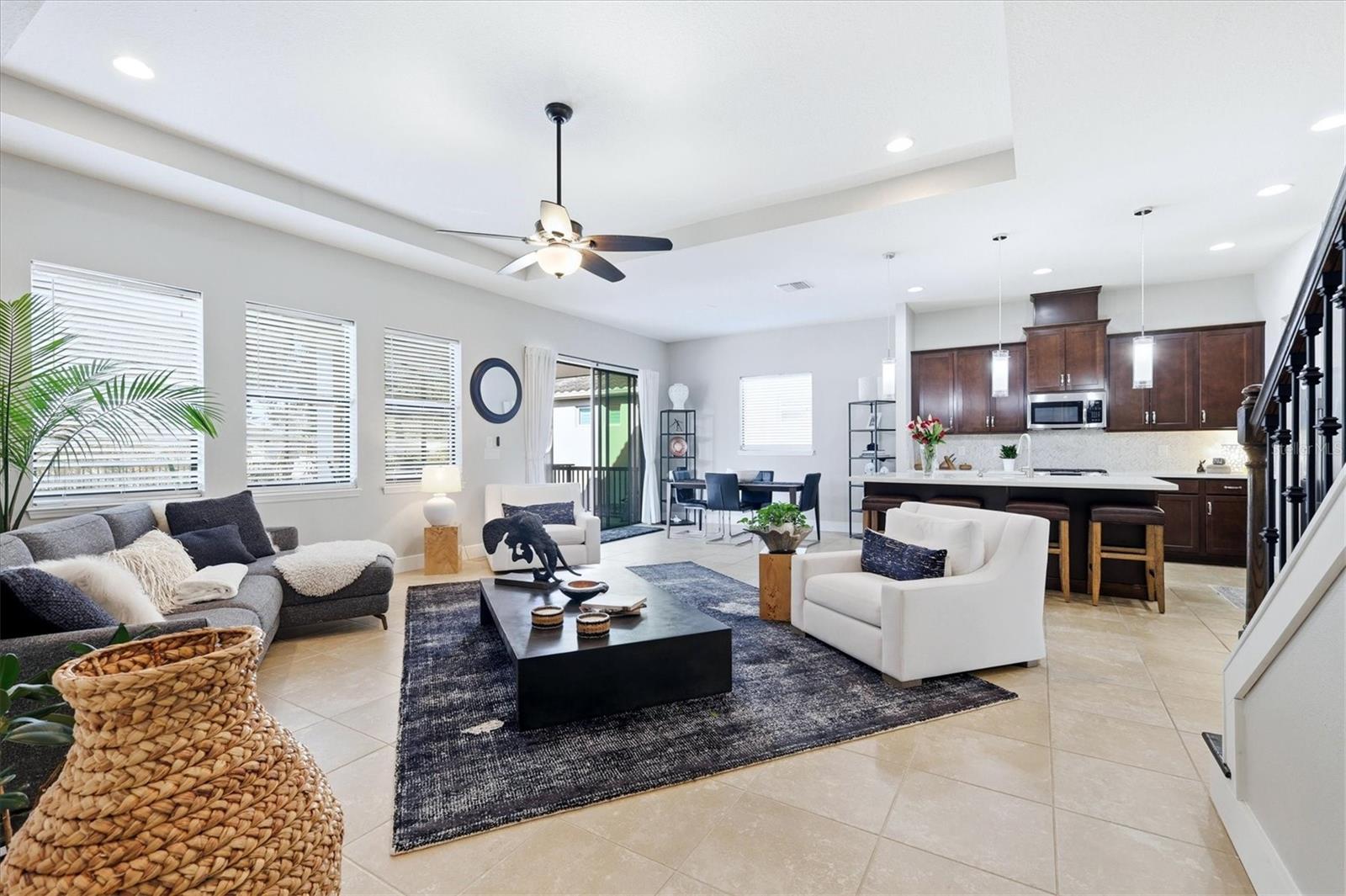 Image 12 of 60 For 5407 Title Row Drive