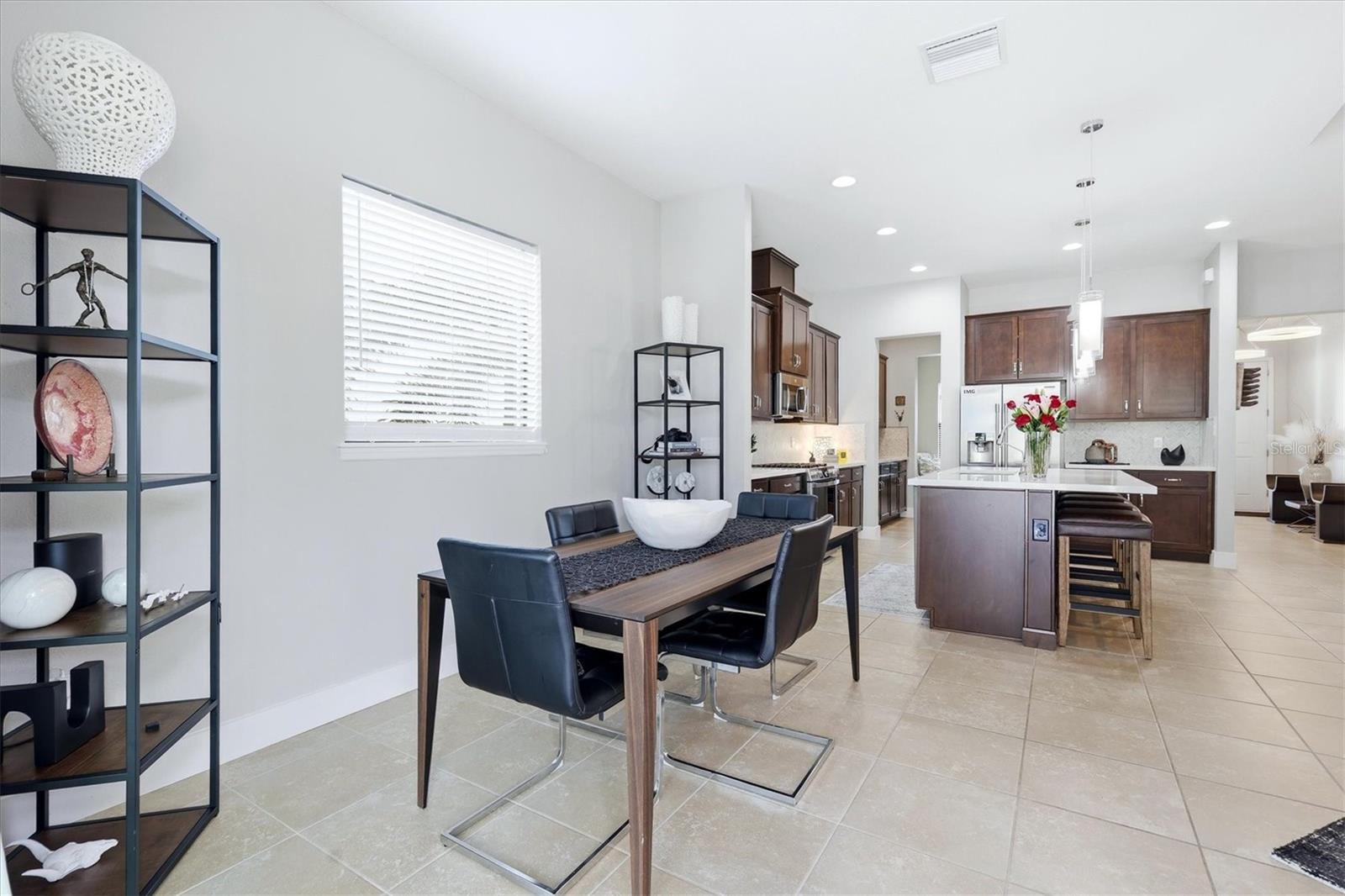 Image 14 of 60 For 5407 Title Row Drive