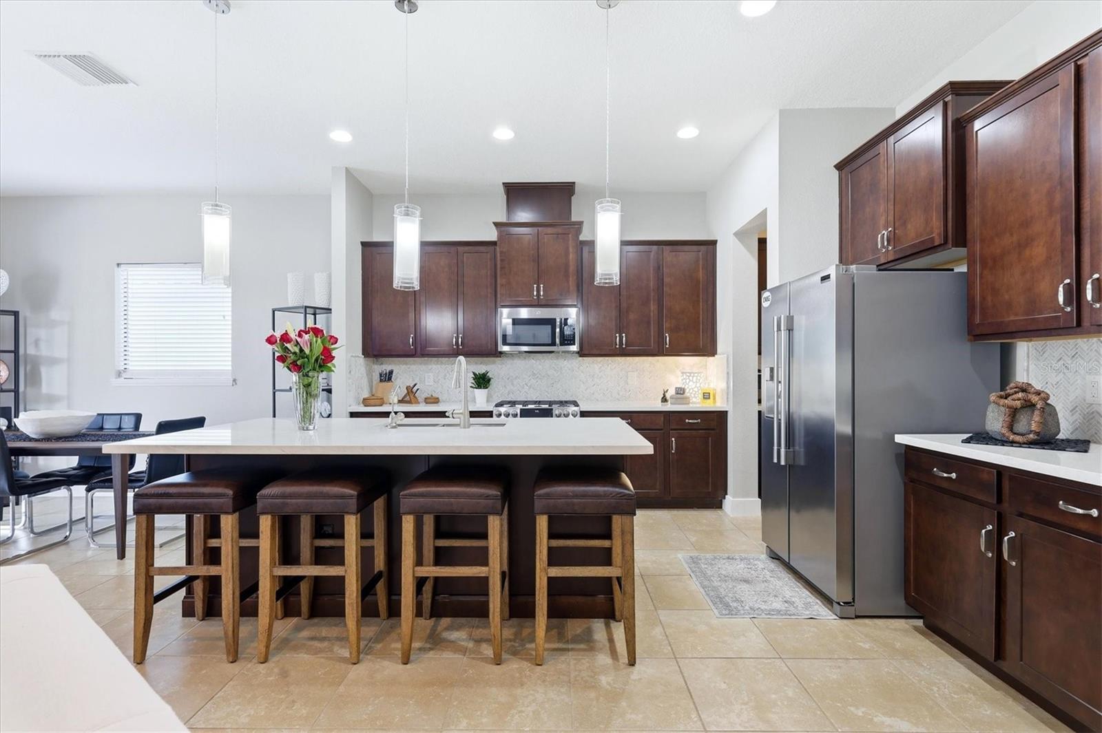 Image 16 of 60 For 5407 Title Row Drive