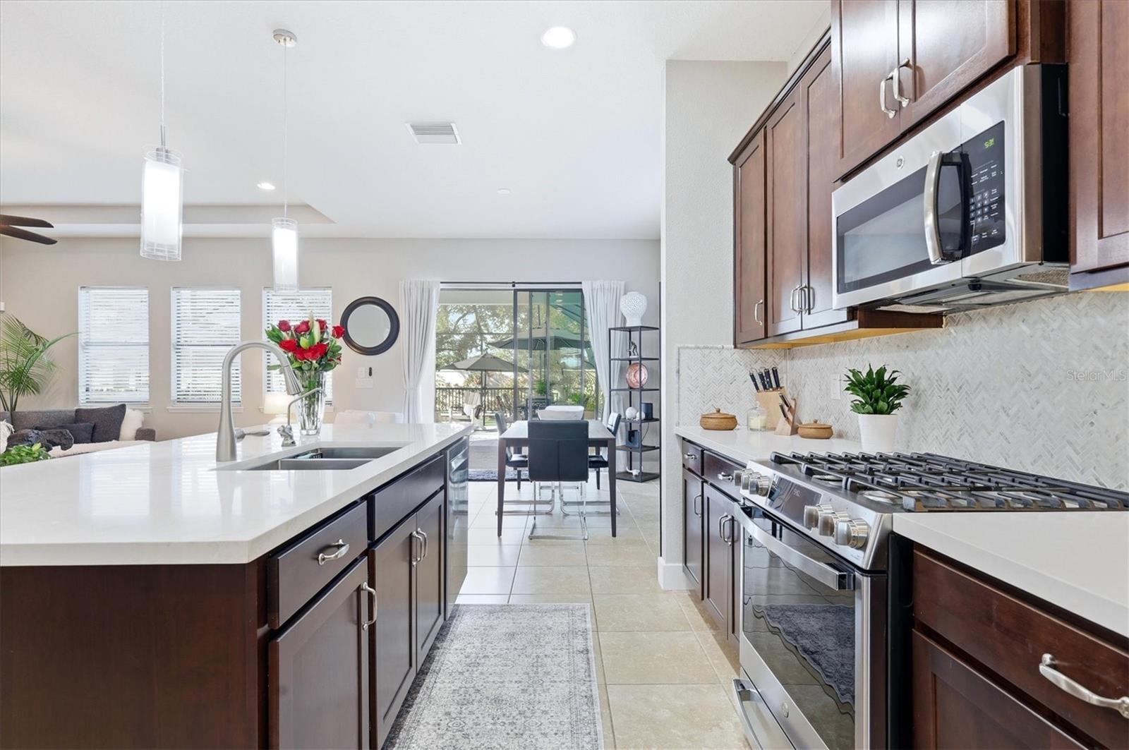 Image 18 of 60 For 5407 Title Row Drive