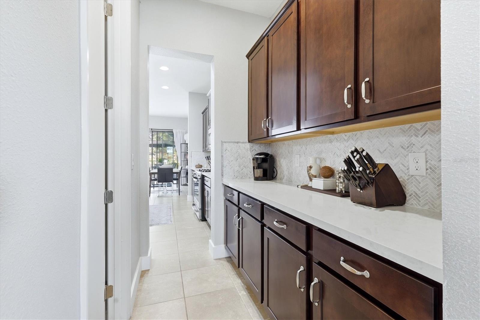 Image 20 of 60 For 5407 Title Row Drive