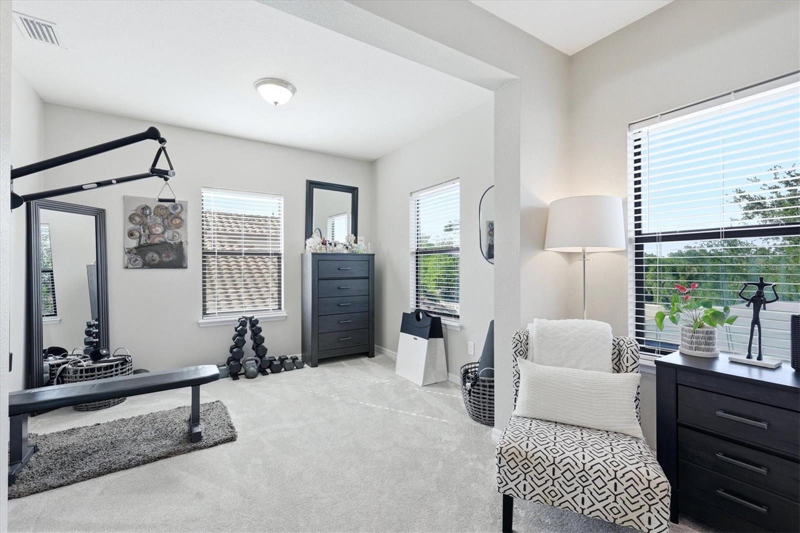 Image 28 of 60 For 5407 Title Row Drive