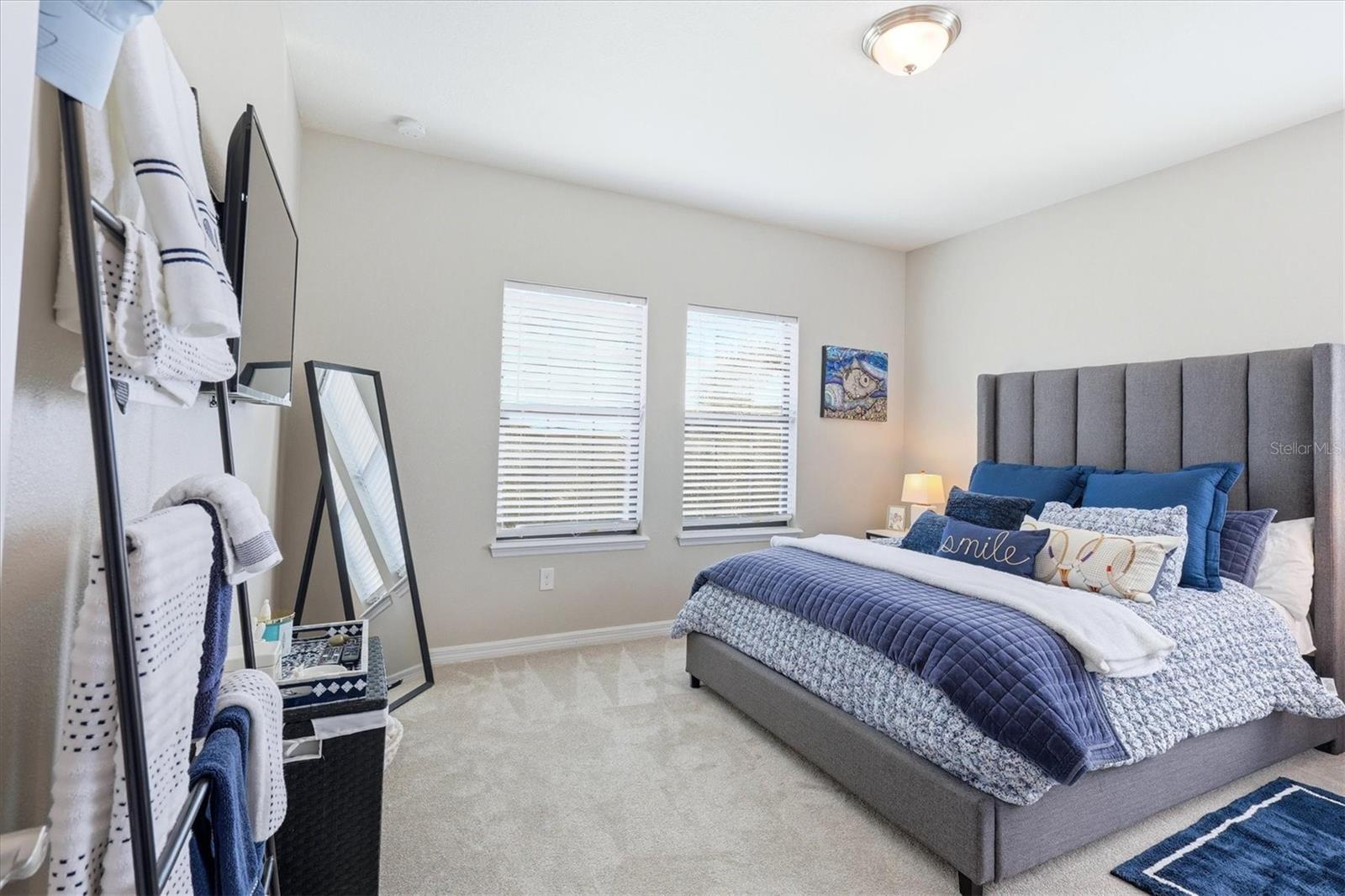 Image 32 of 60 For 5407 Title Row Drive