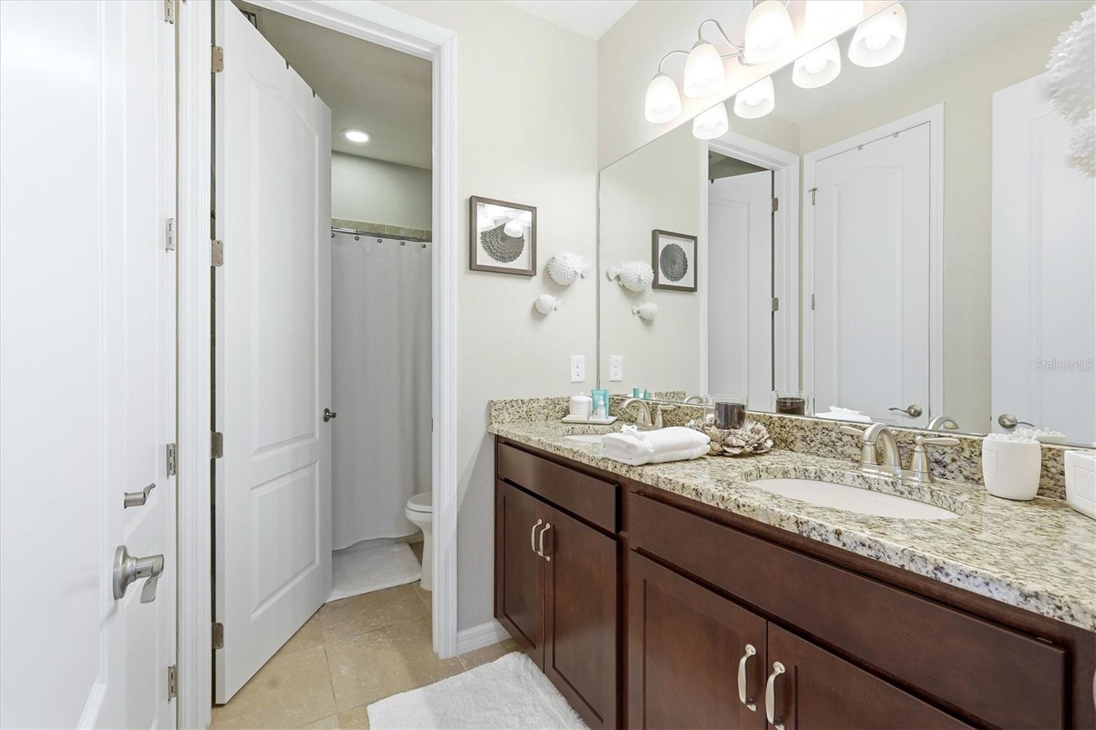 Image 33 of 60 For 5407 Title Row Drive