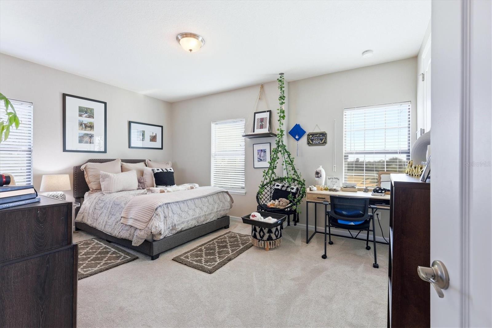 Image 34 of 60 For 5407 Title Row Drive