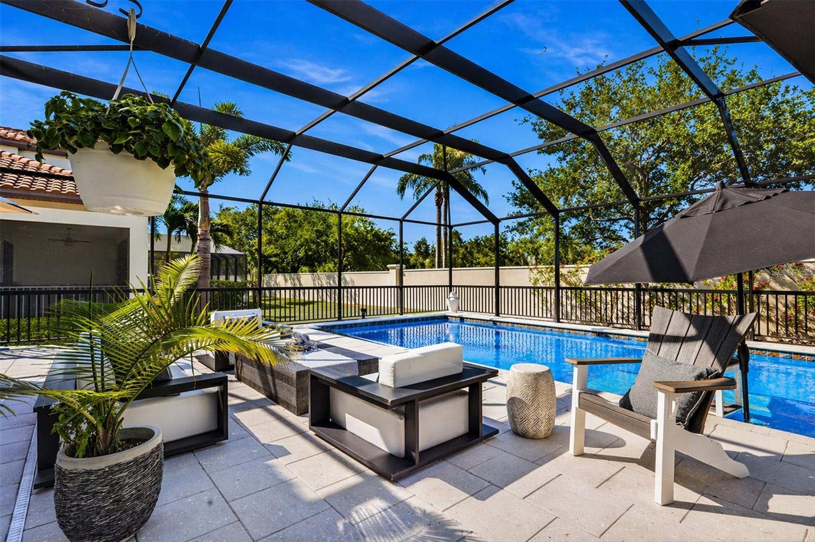 Image 35 of 60 For 5407 Title Row Drive