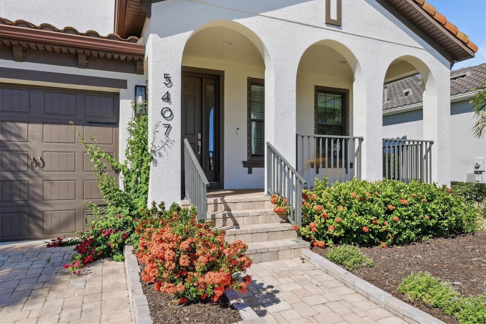 Image 4 of 60 For 5407 Title Row Drive