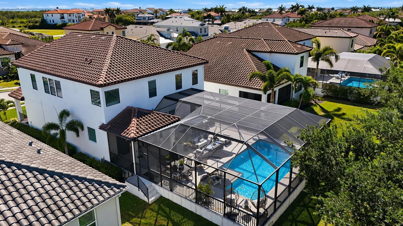 Image 42 of 60 For 5407 Title Row Drive