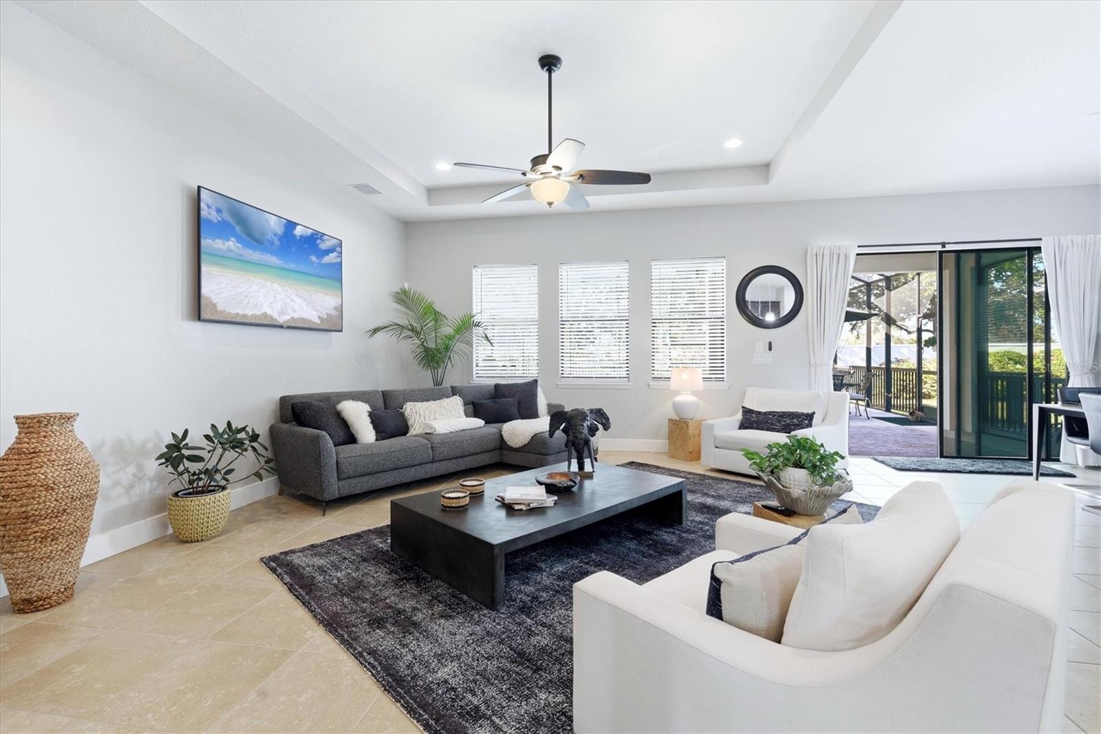 Image 9 of 60 For 5407 Title Row Drive