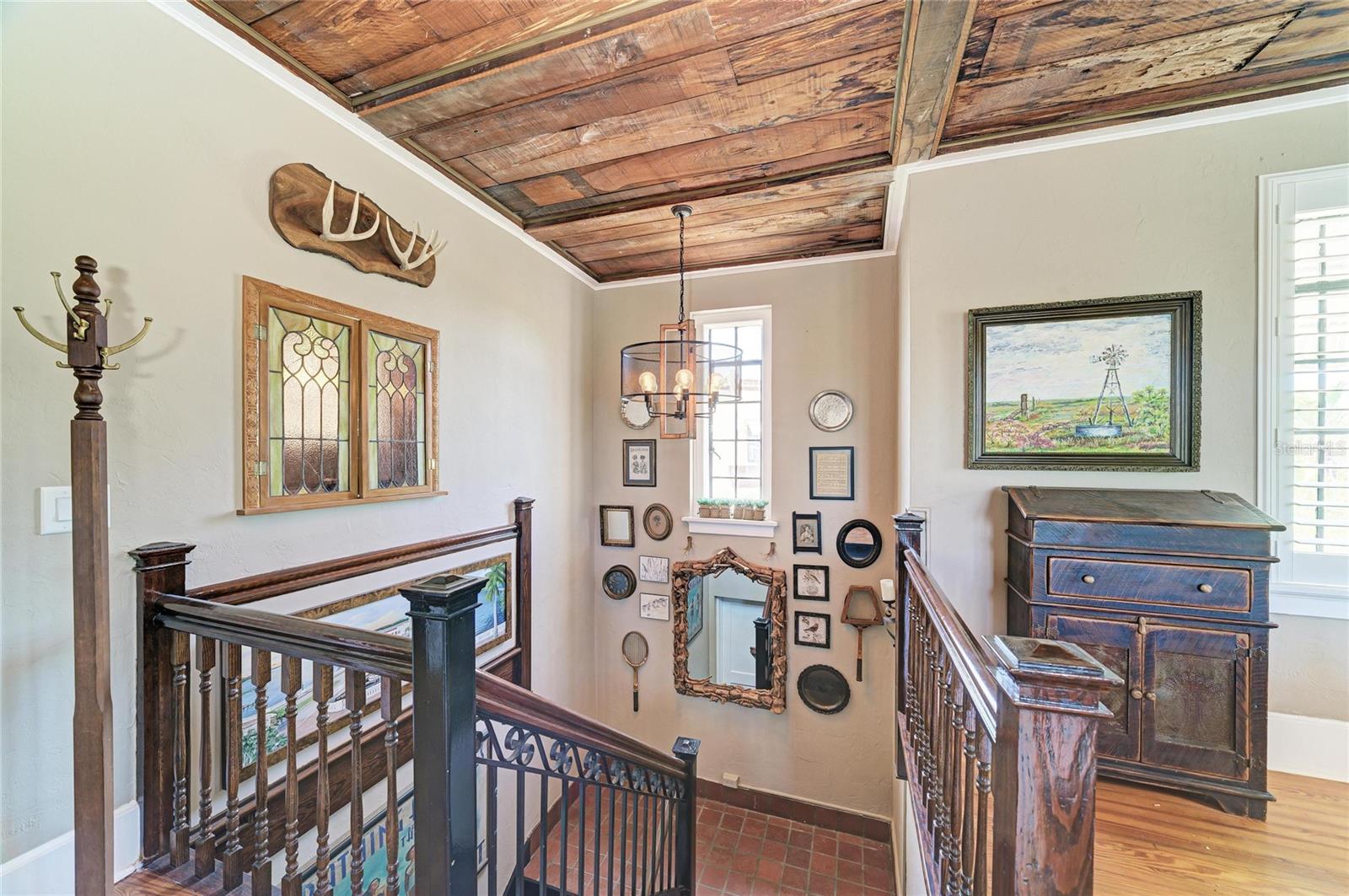 Image 11 of 47 For 210 17th Street W 14