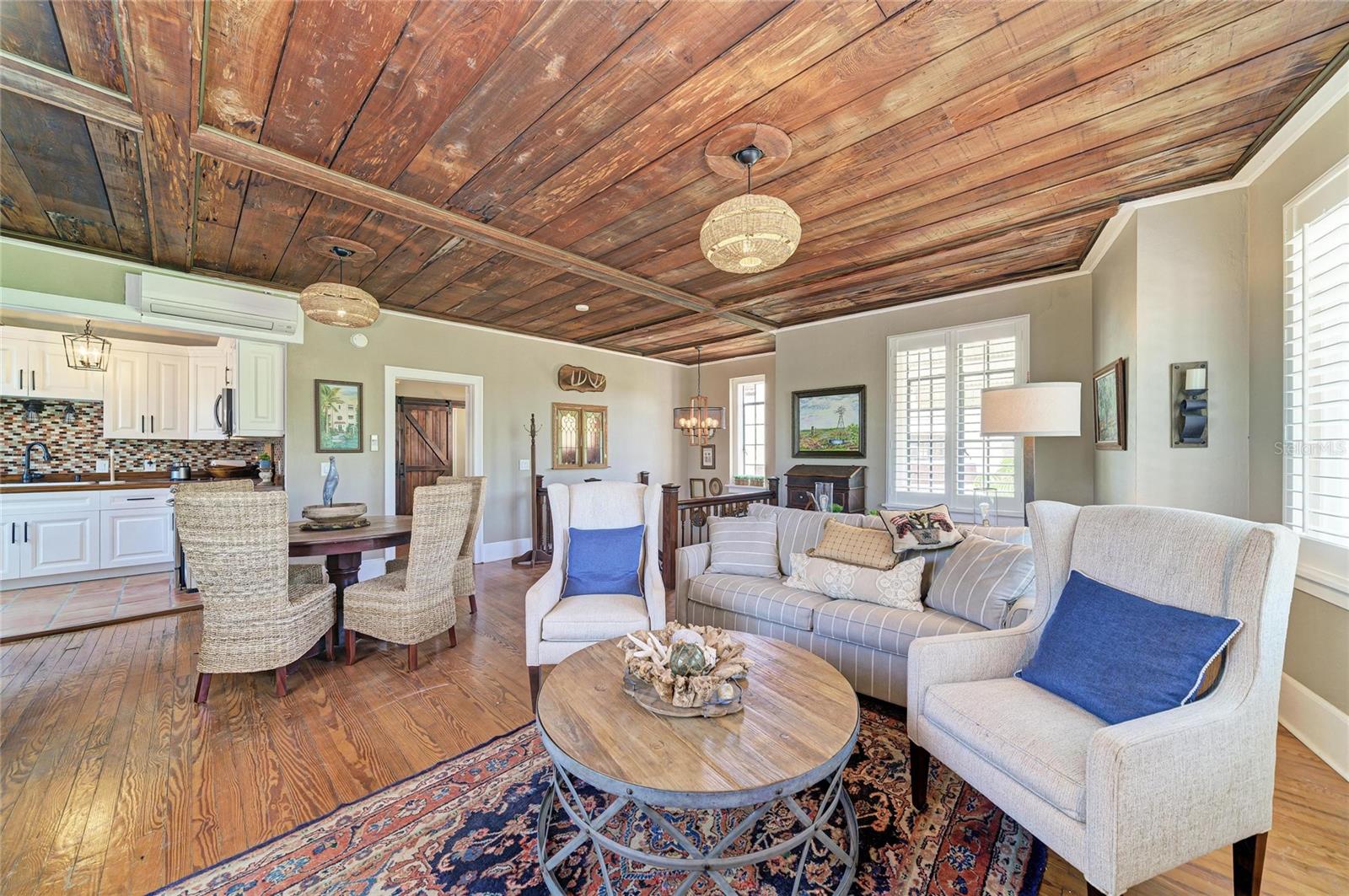 Image 16 of 47 For 210 17th Street W 14