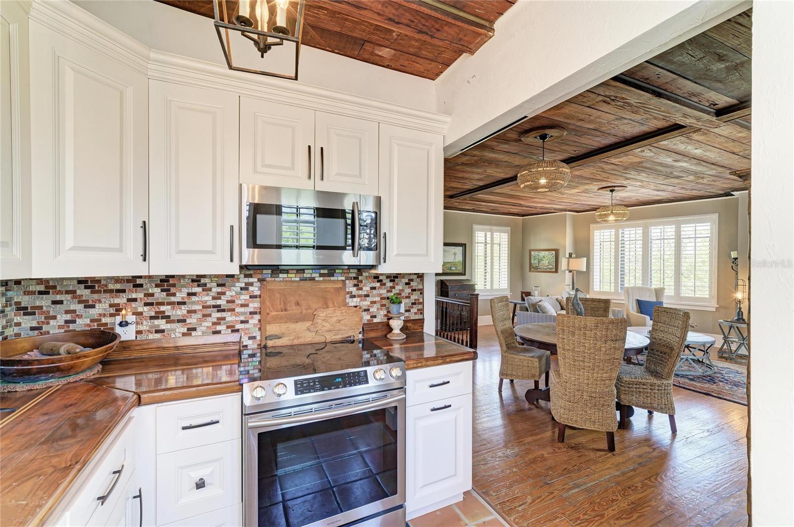 Image 24 of 47 For 210 17th Street W 14