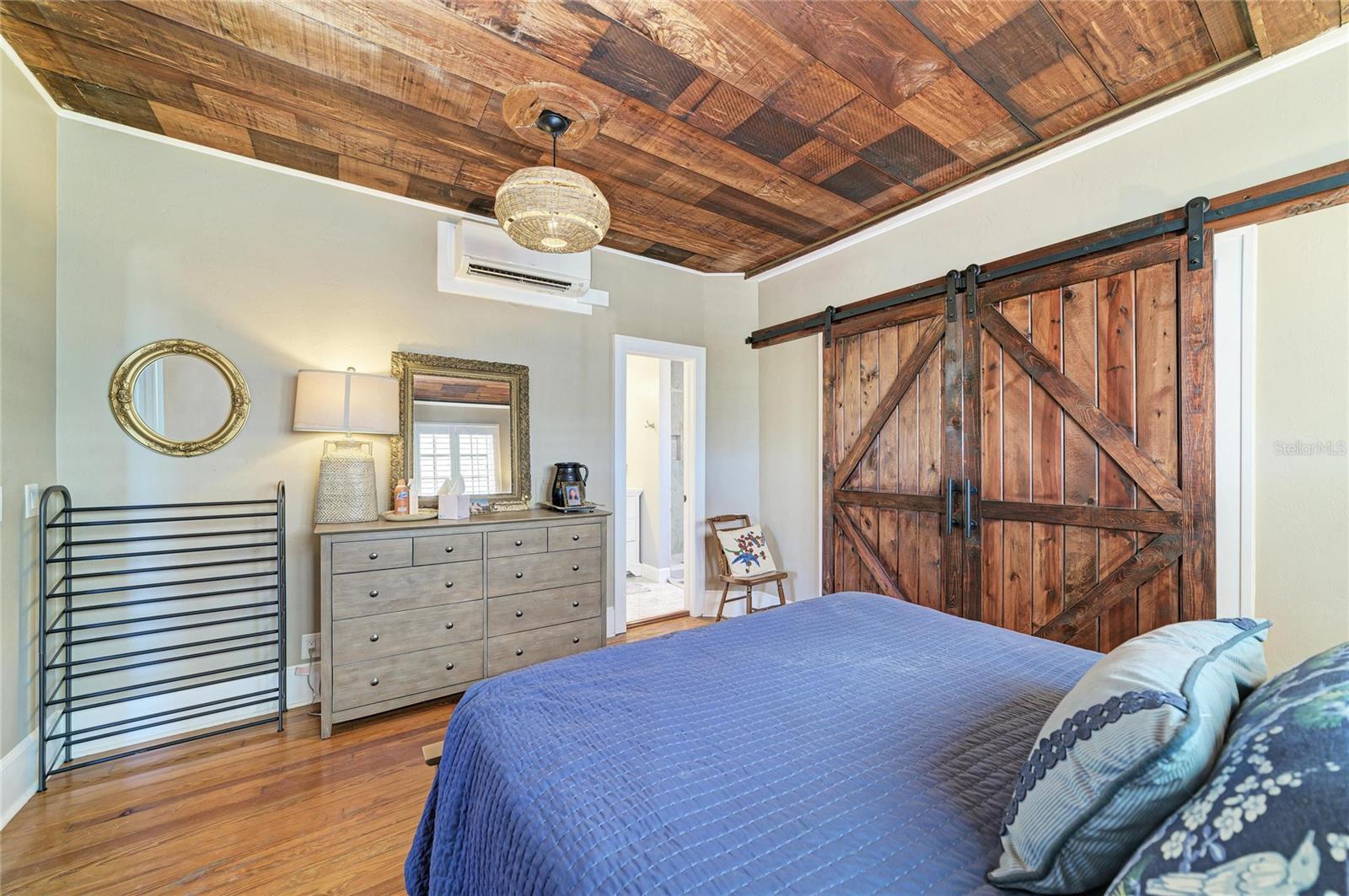 Image 26 of 47 For 210 17th Street W 14