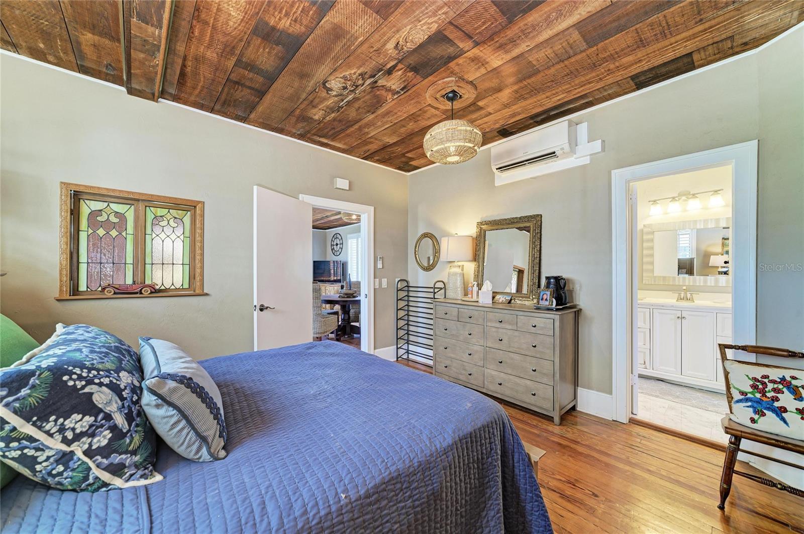 Image 27 of 47 For 210 17th Street W 14