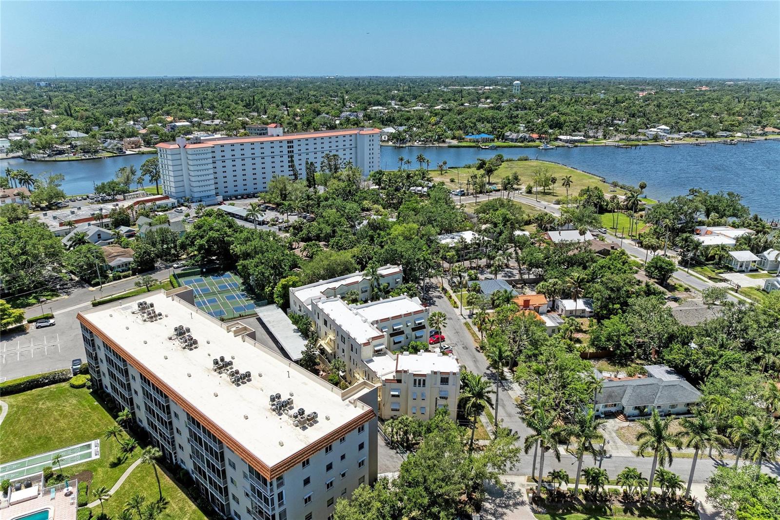 Image 37 of 47 For 210 17th Street W 14