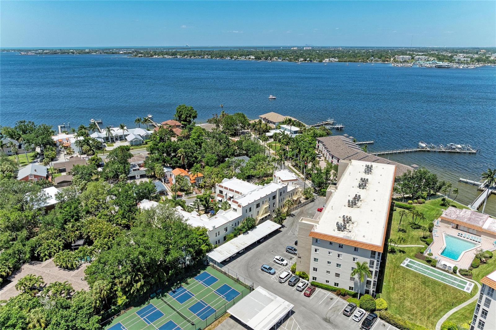 Image 6 of 47 For 210 17th Street W 14