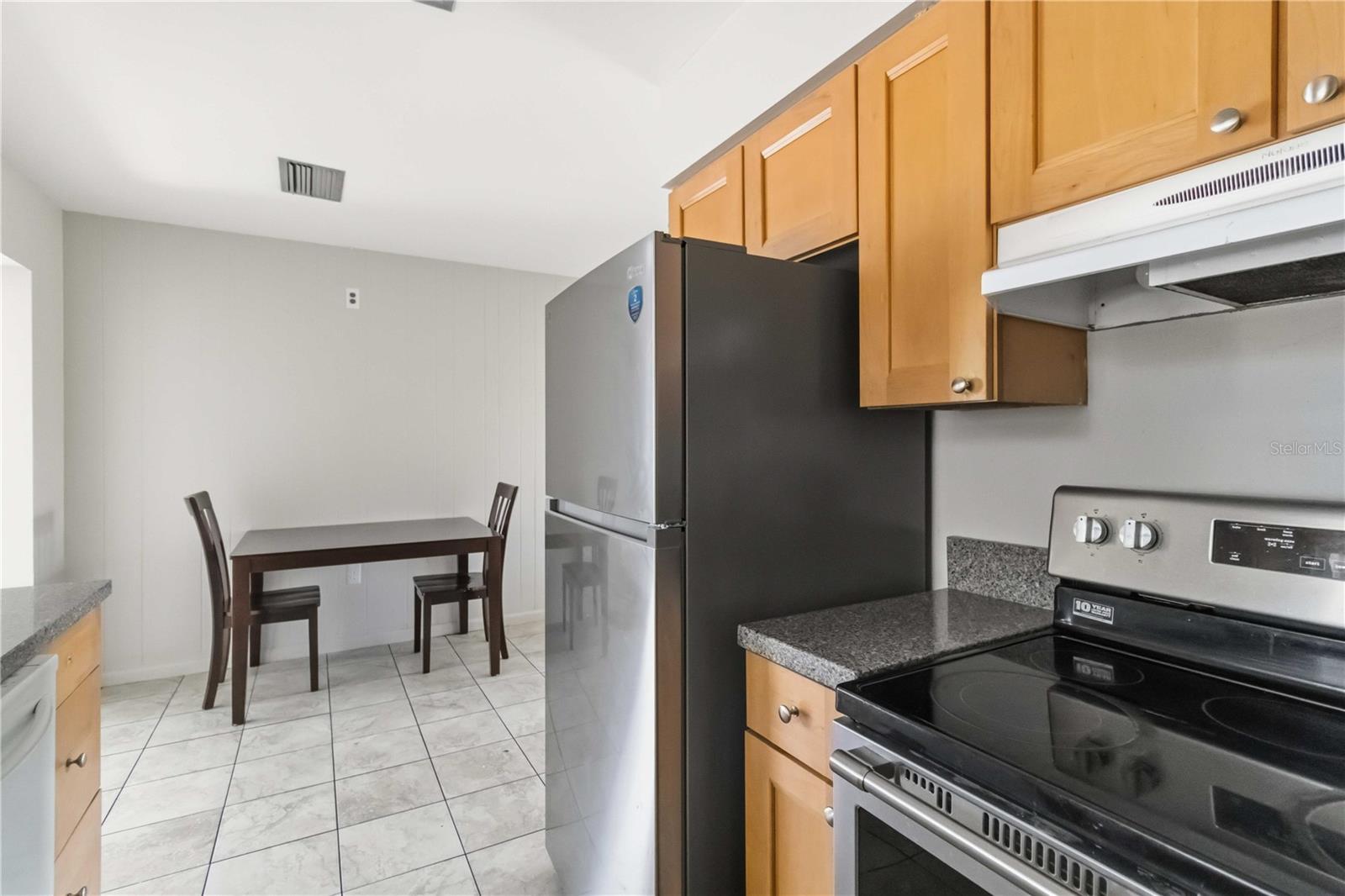 Image 11 of 37 For 304 Lantana Avenue