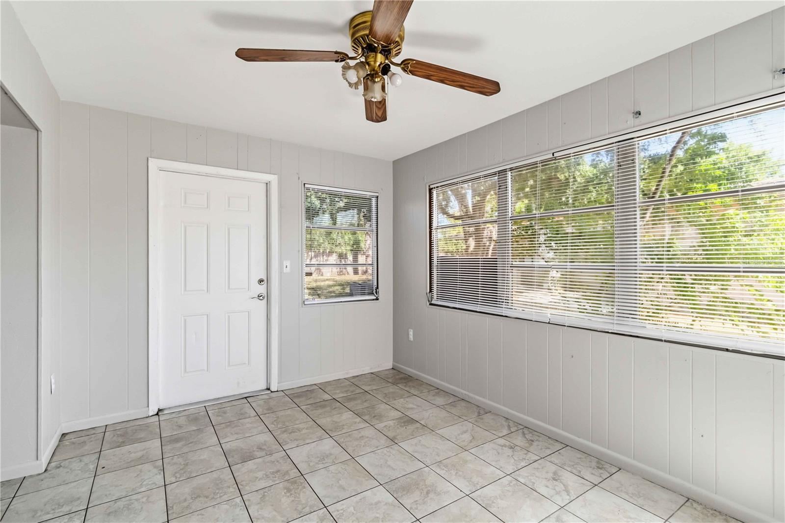 Image 12 of 37 For 304 Lantana Avenue