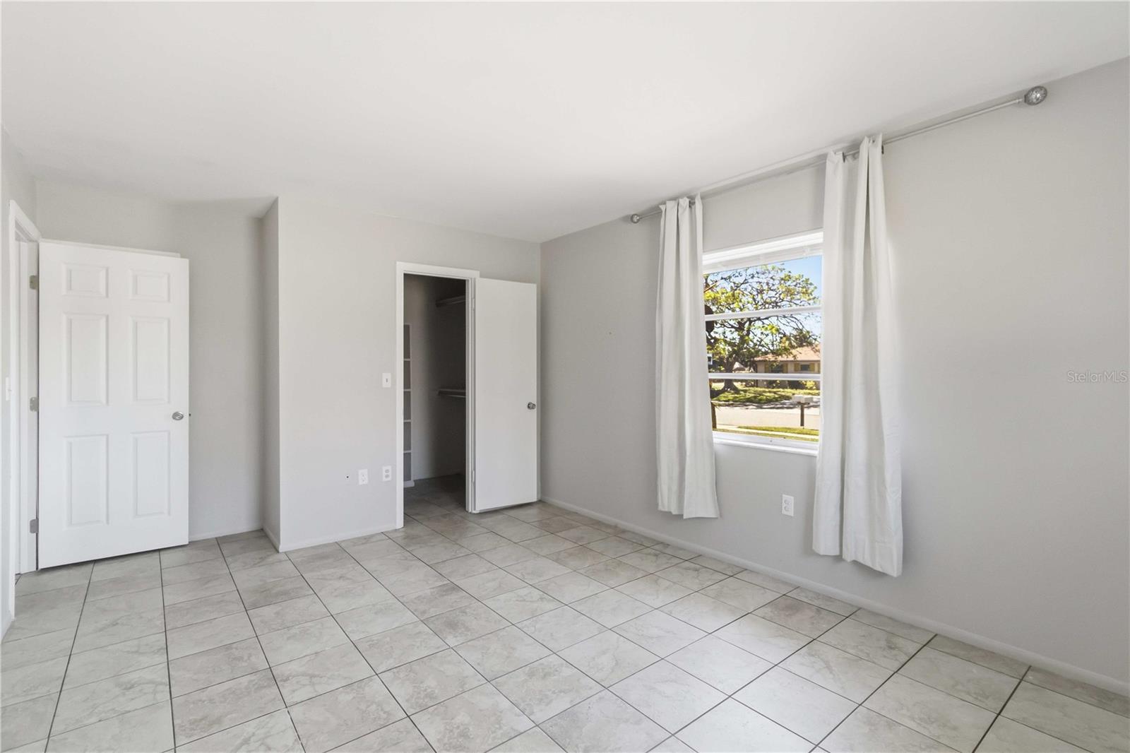 Image 15 of 37 For 304 Lantana Avenue