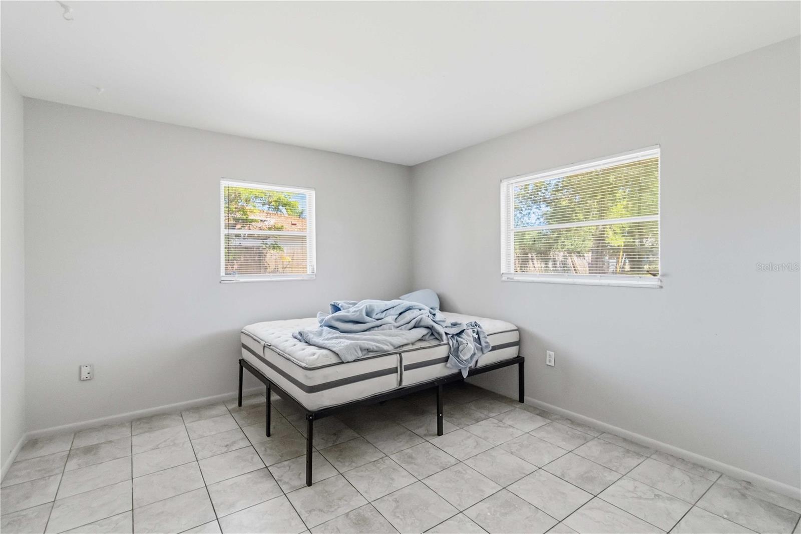 Image 17 of 37 For 304 Lantana Avenue