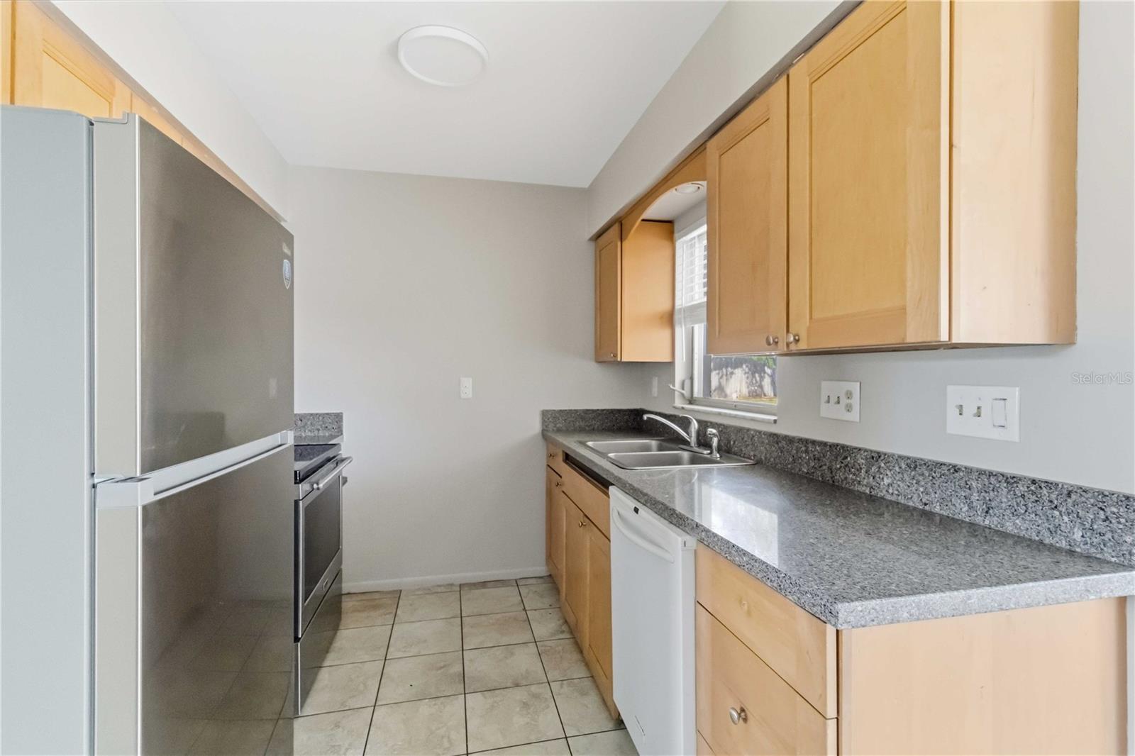 Image 9 of 37 For 304 Lantana Avenue