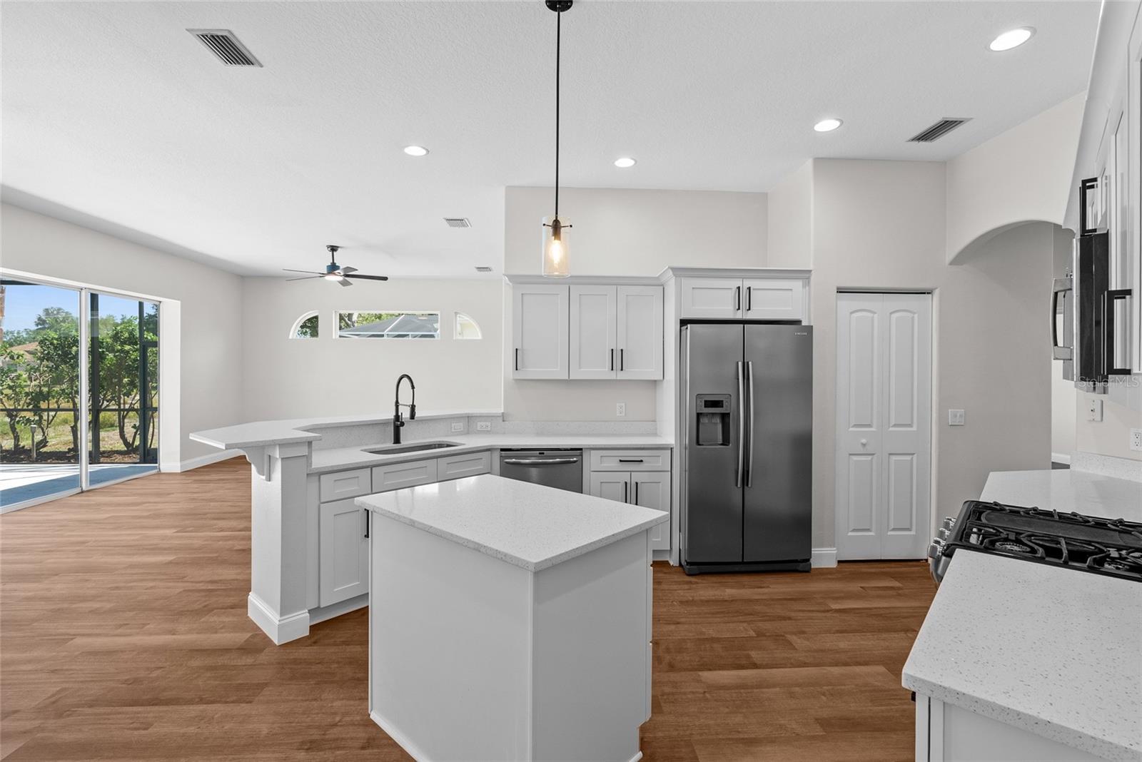 Image 5 of 32 For 11018 Pine Lilly Place