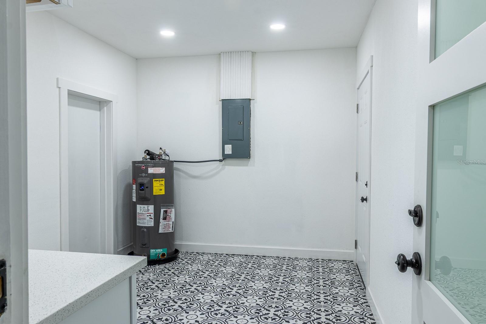 Image 12 of 32 For 590 45th Street